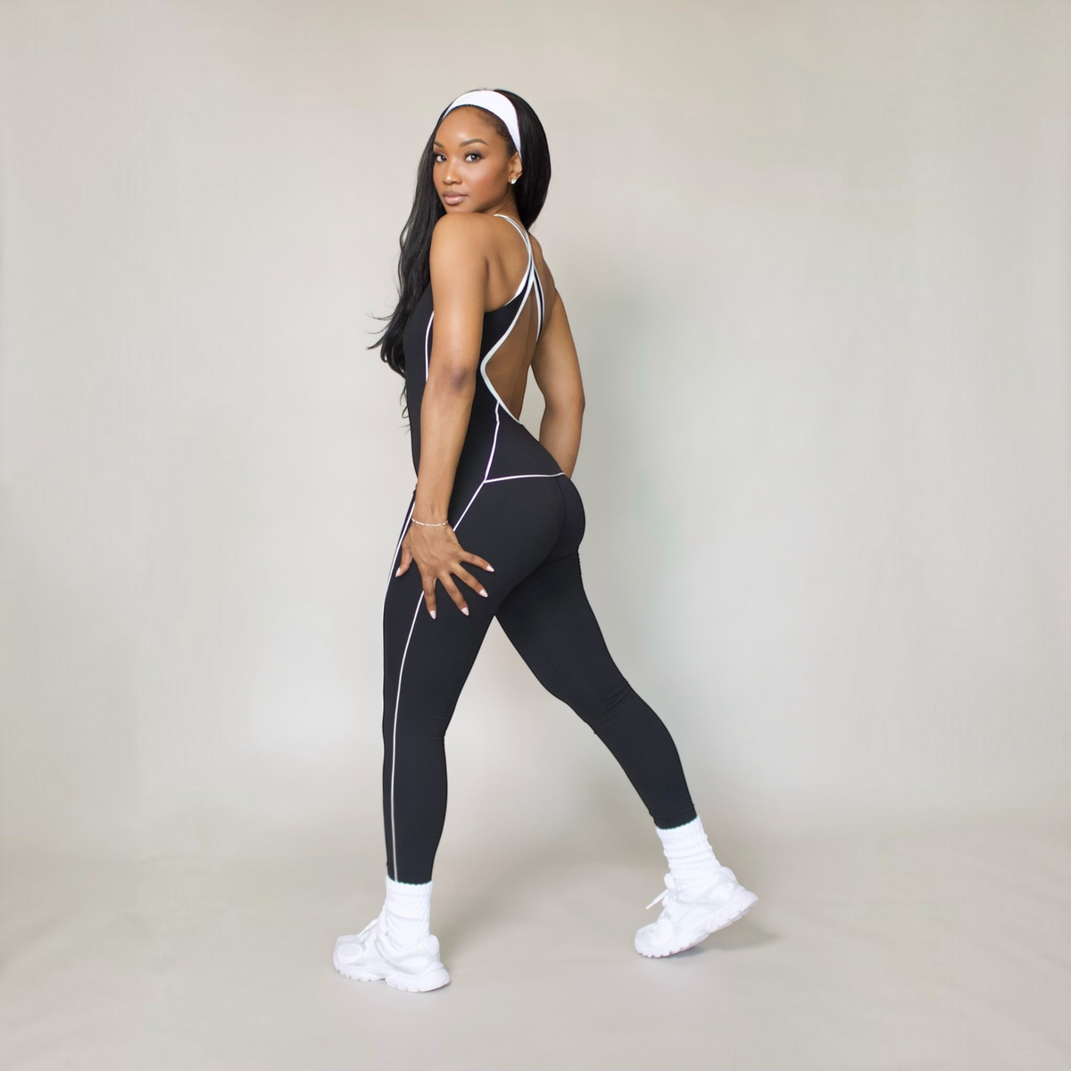 Black & White Motion Jumper Set